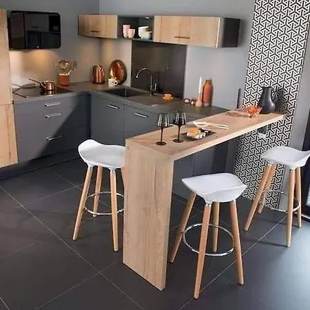 Private For Rent, Double Single 1 Kitchen 1 Living 1 Bathroom Courtyard With Flower Gardens