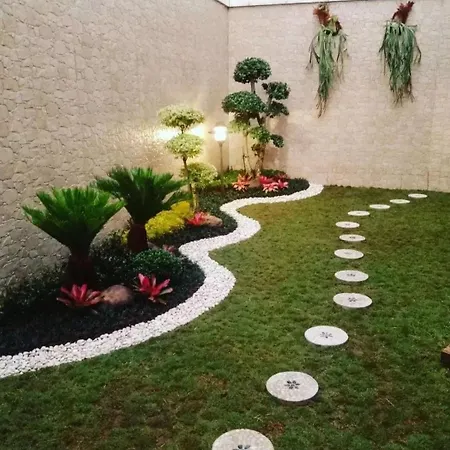 Private For Rent, Double Single 1 Kitchen 1 Living 1 Bathroom Courtyard With Flower Gardens Homestay *